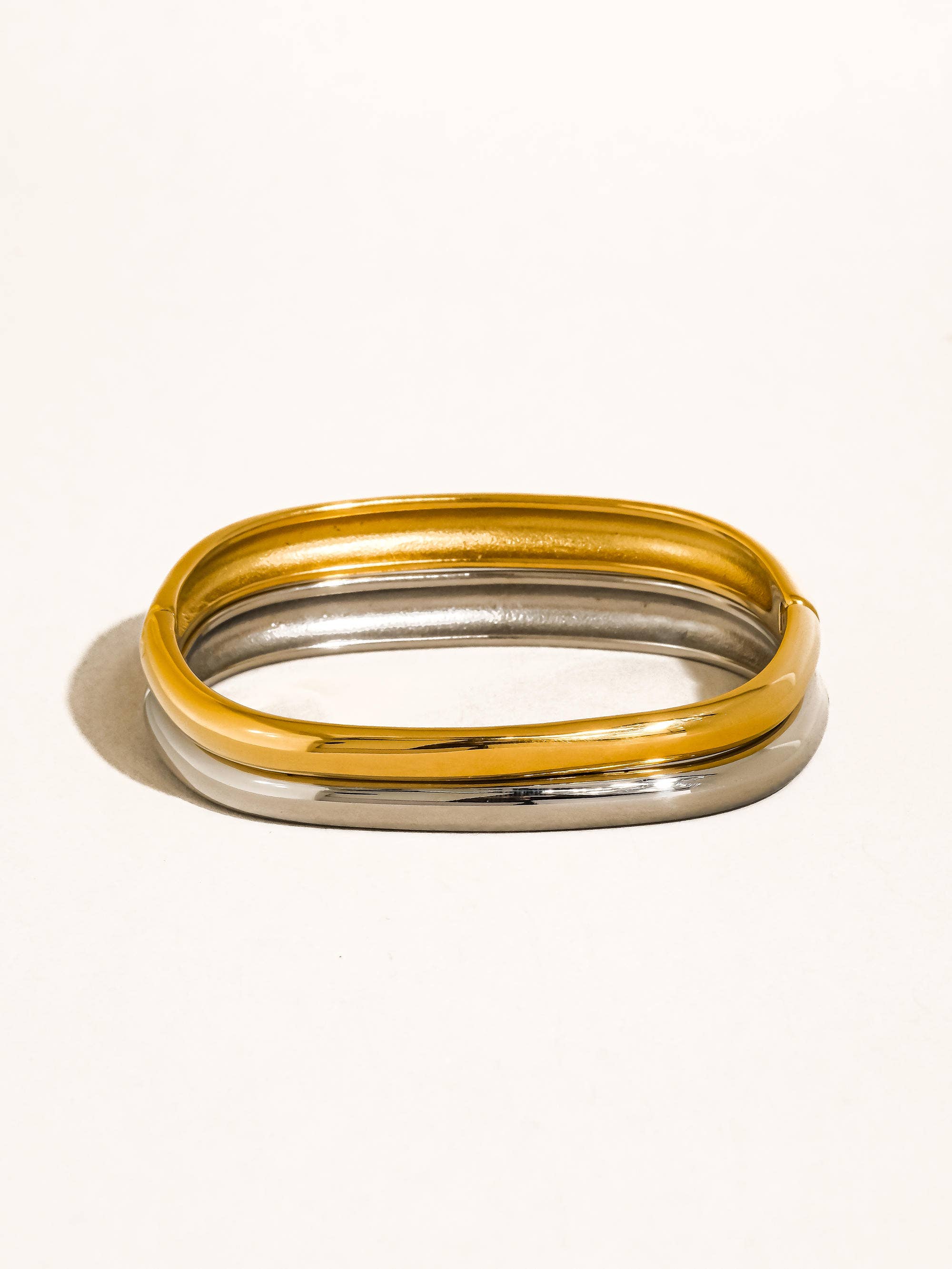 Renzi 18K Gold Non-Tarnish Classic Bangle: Yellow Gold