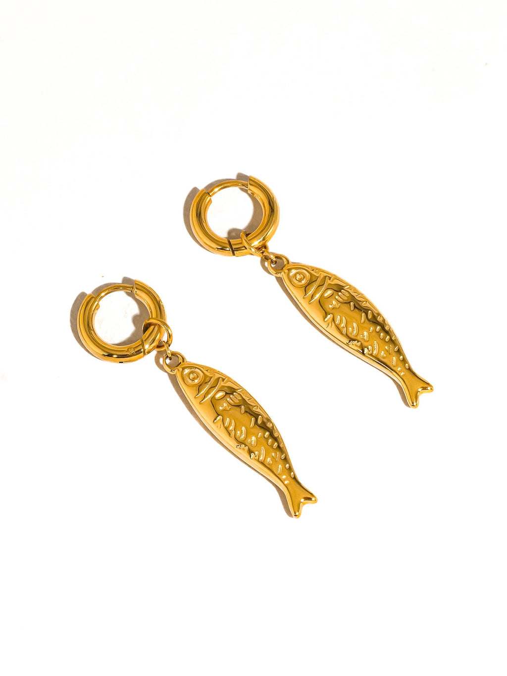 Nibe 18K Gold Non-Tarnish Fish Hoop Earring: Yellow Gold