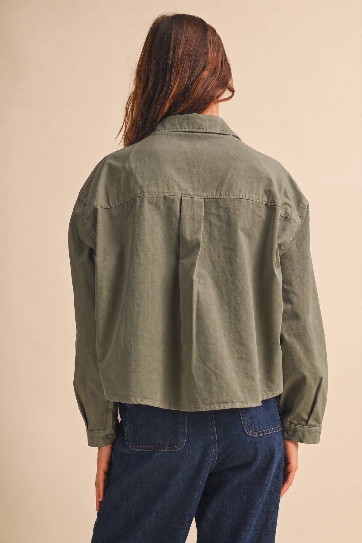 CROPPED RELAXED FITTON BUTTON DOWN SHIRT