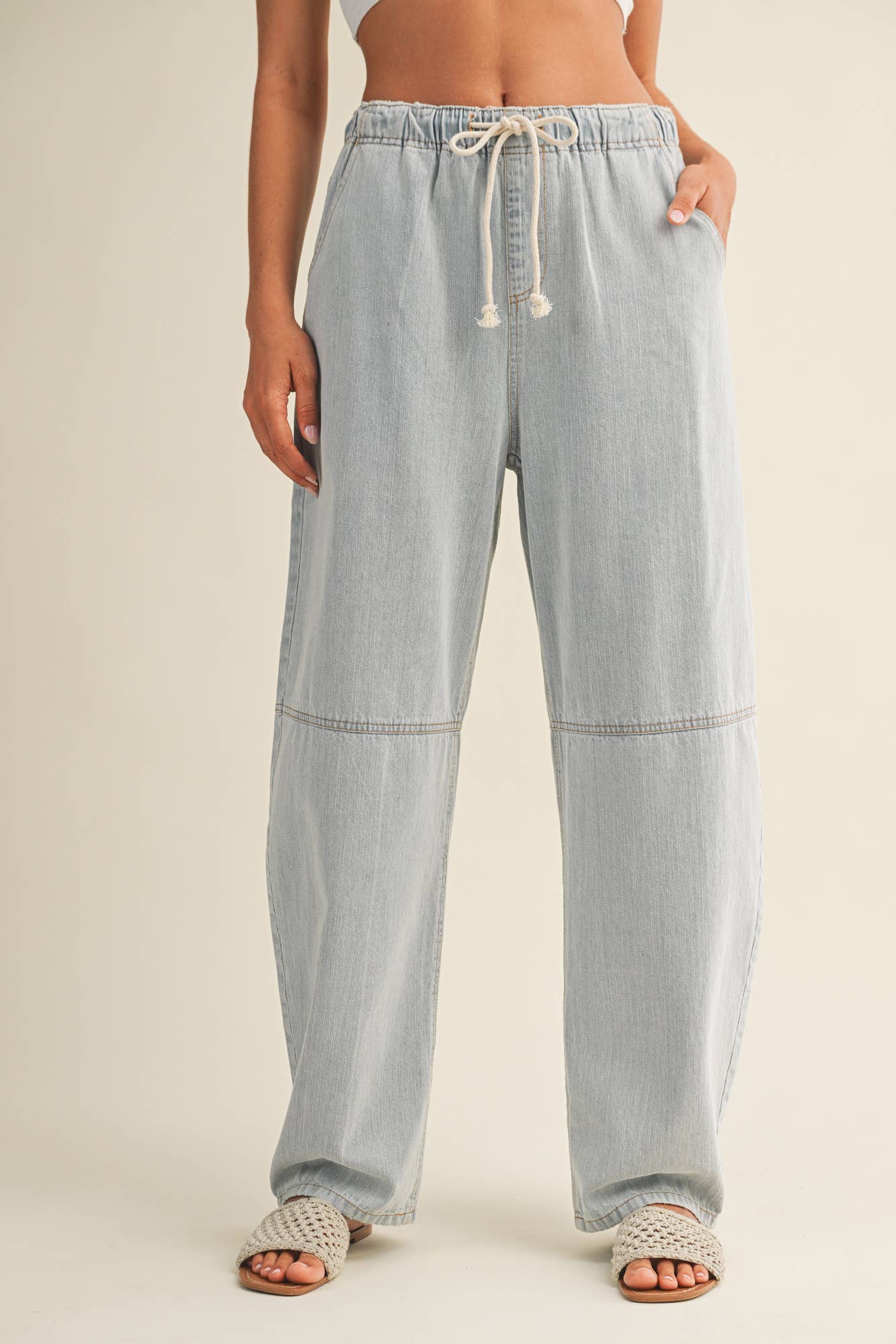BARREL-LEG LIGHT WEIGHT DENIM JEANS