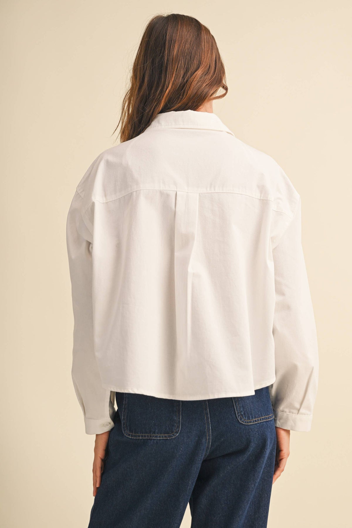 CROPPED RELAXED FITTON BUTTON DOWN SHIRT