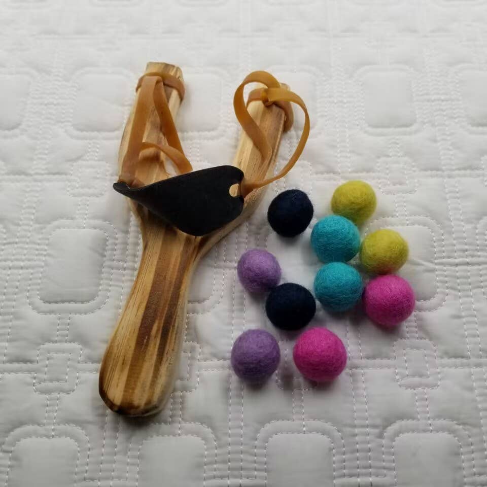 Wooden Slingshot With 10 Felt Balls Basket Gift