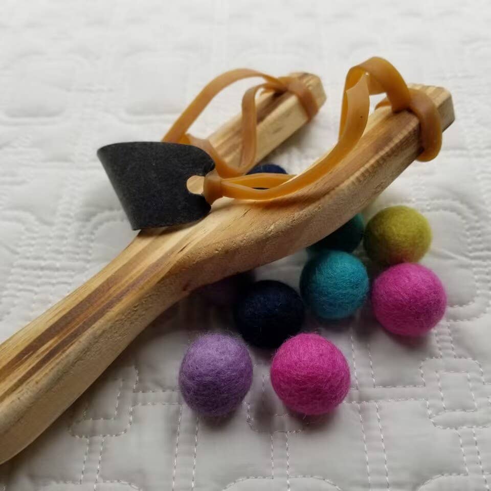 Wooden Slingshot With 10 Felt Balls Basket Gift