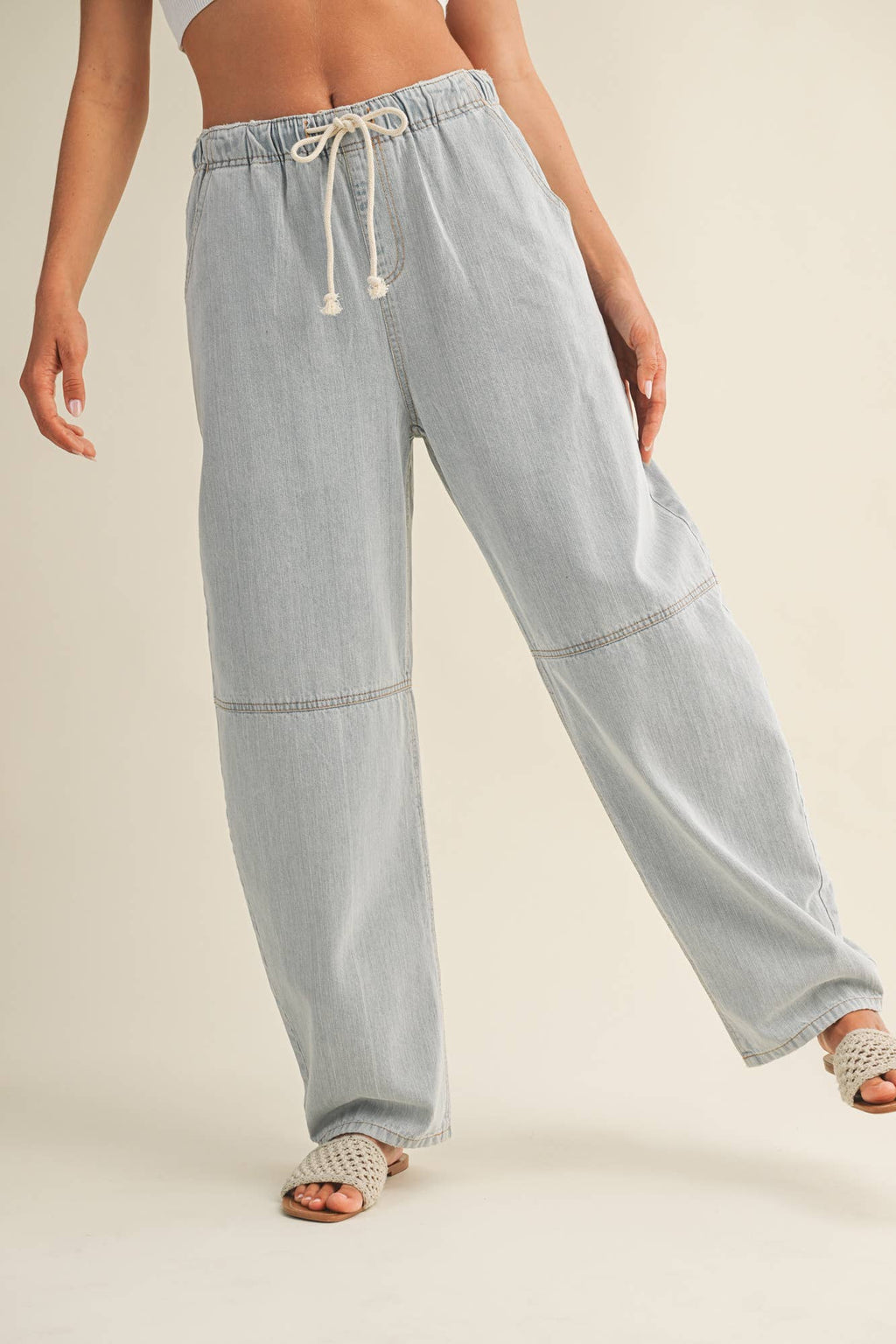 BARREL-LEG LIGHT WEIGHT DENIM JEANS
