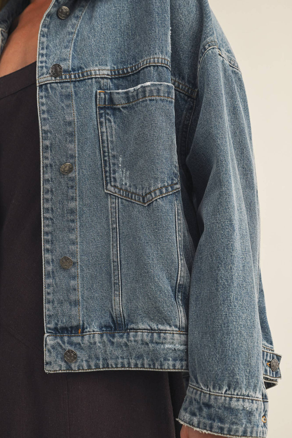 BACK PLEATED JACKET