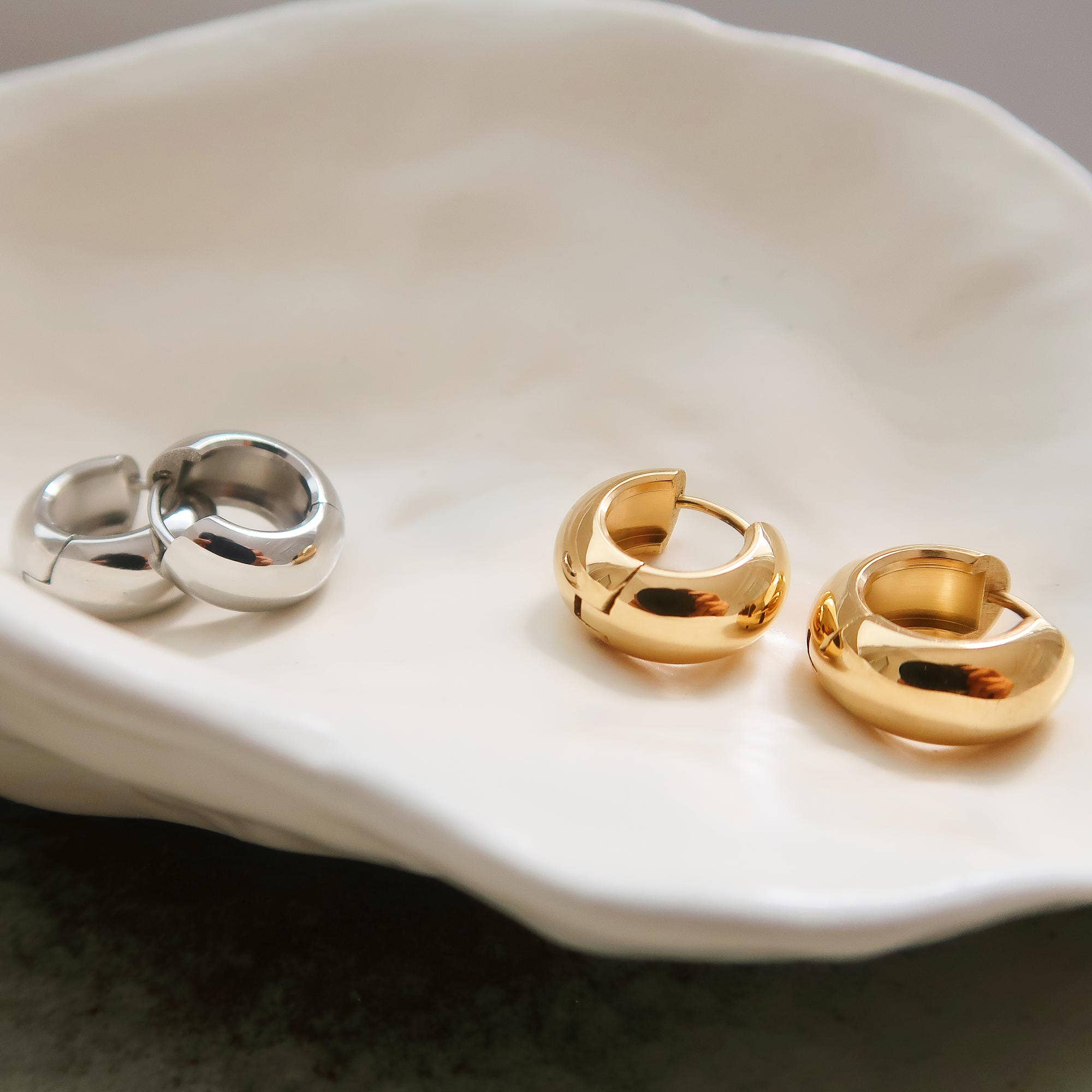 Blandine 18K Non-Tarnish Small Classic Hoop Earring