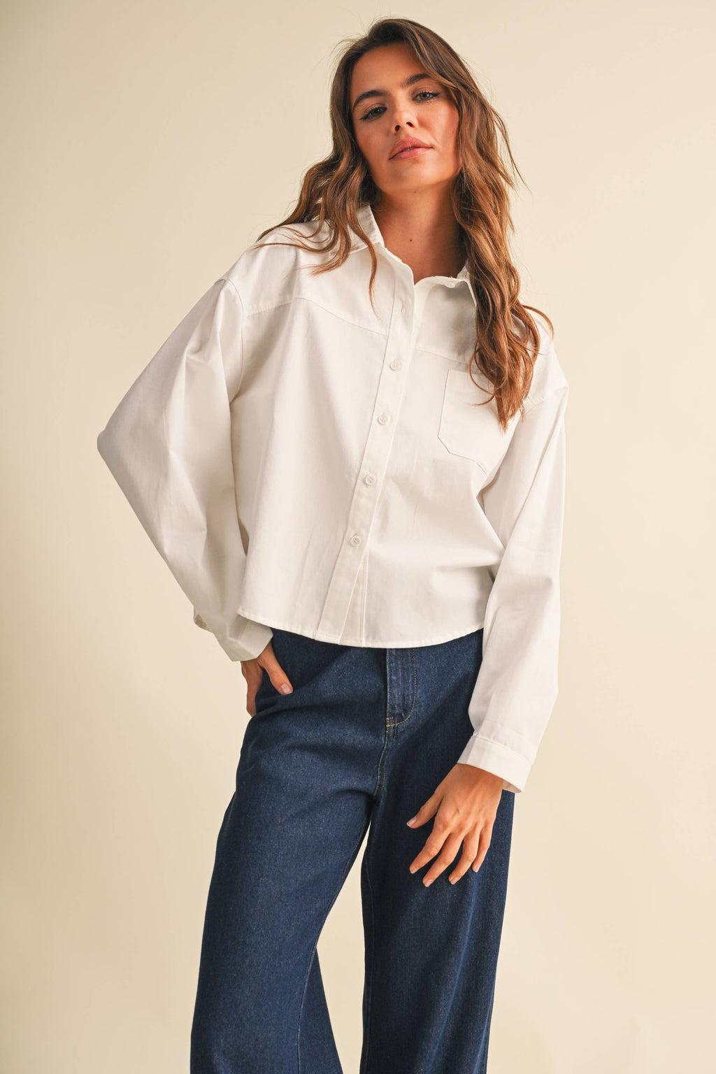 CROPPED RELAXED FITTON BUTTON DOWN SHIRT