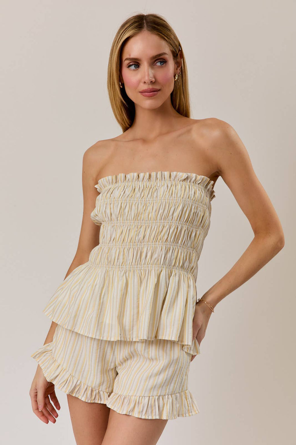 STRAPLESS STRIPE SMOCKED RUFFLED TOP