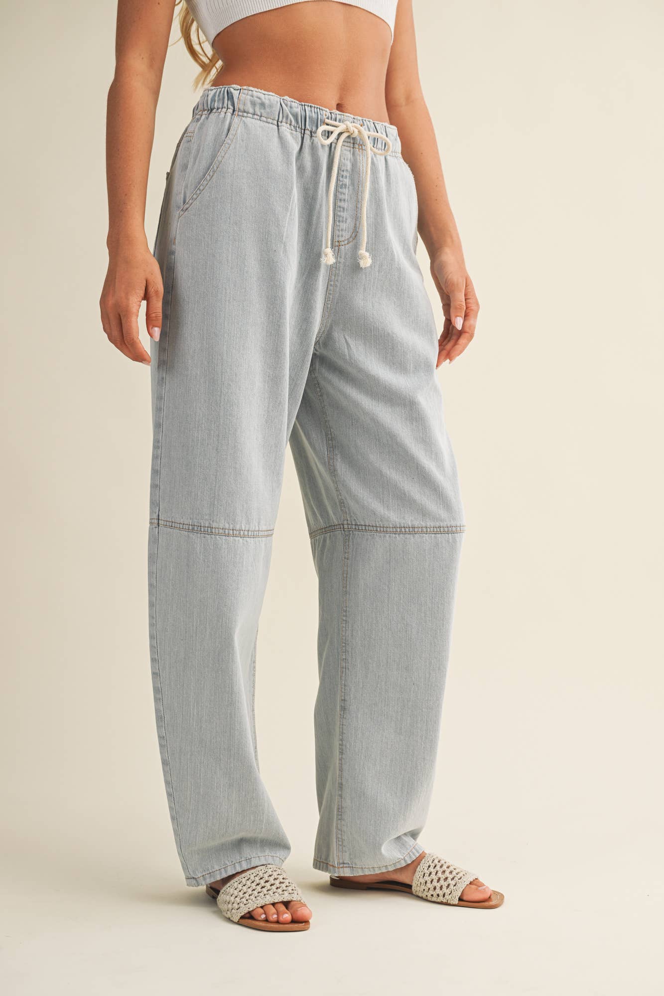 BARREL-LEG LIGHT WEIGHT DENIM JEANS
