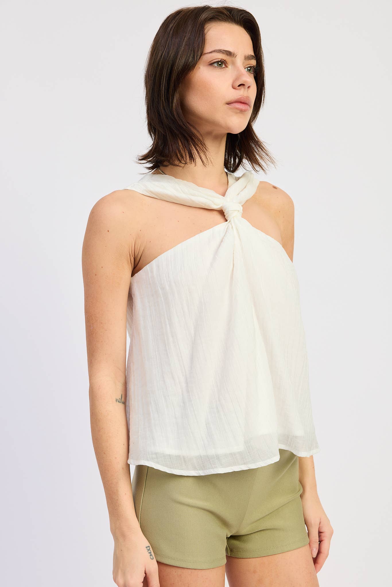 CRINKLE LINEN TOP WITH FRONT TIE