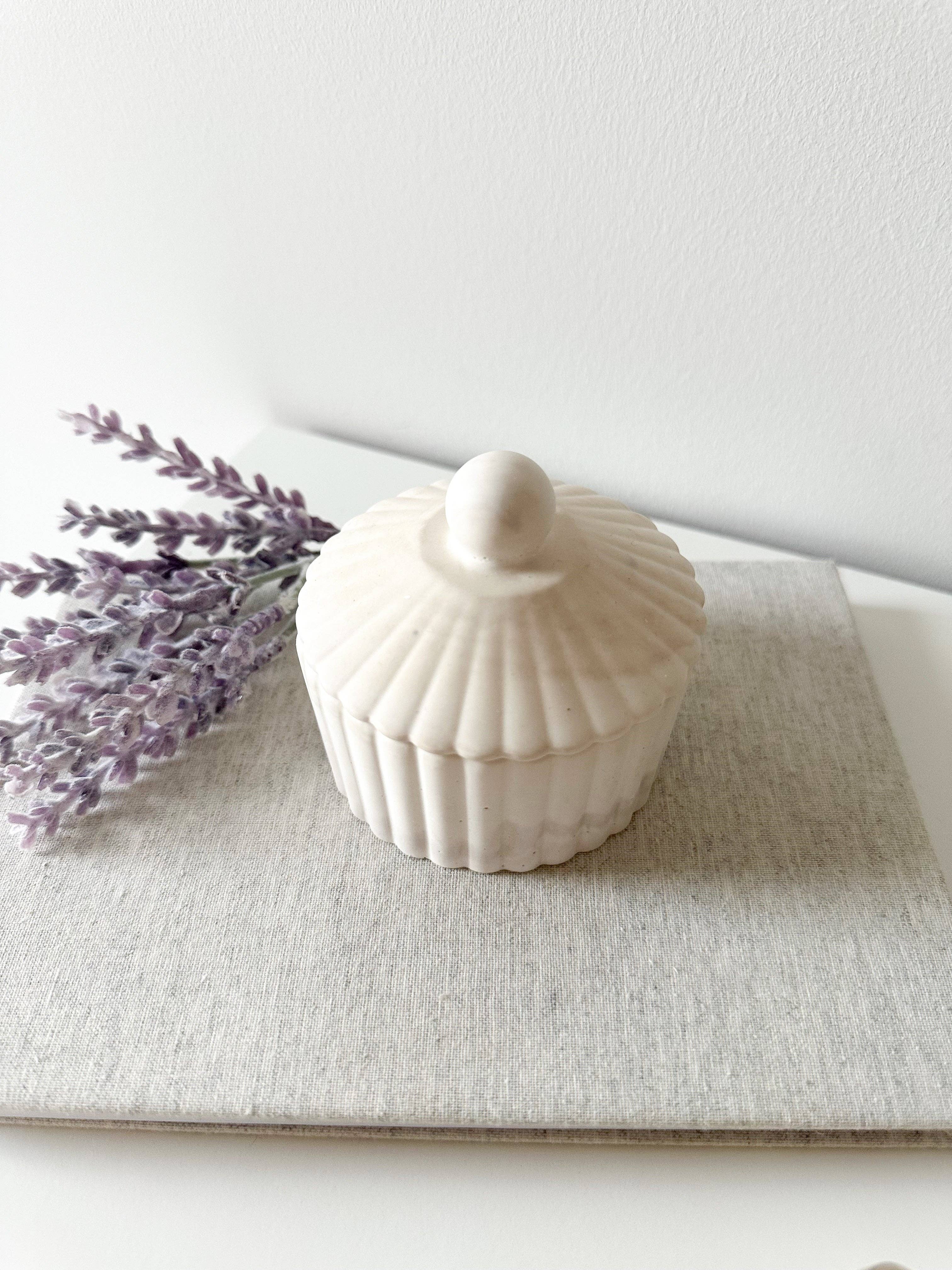 Fluted Pinch Bowl with Lid