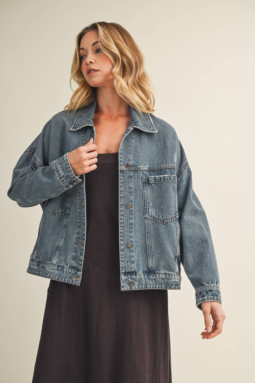 BACK PLEATED JACKET