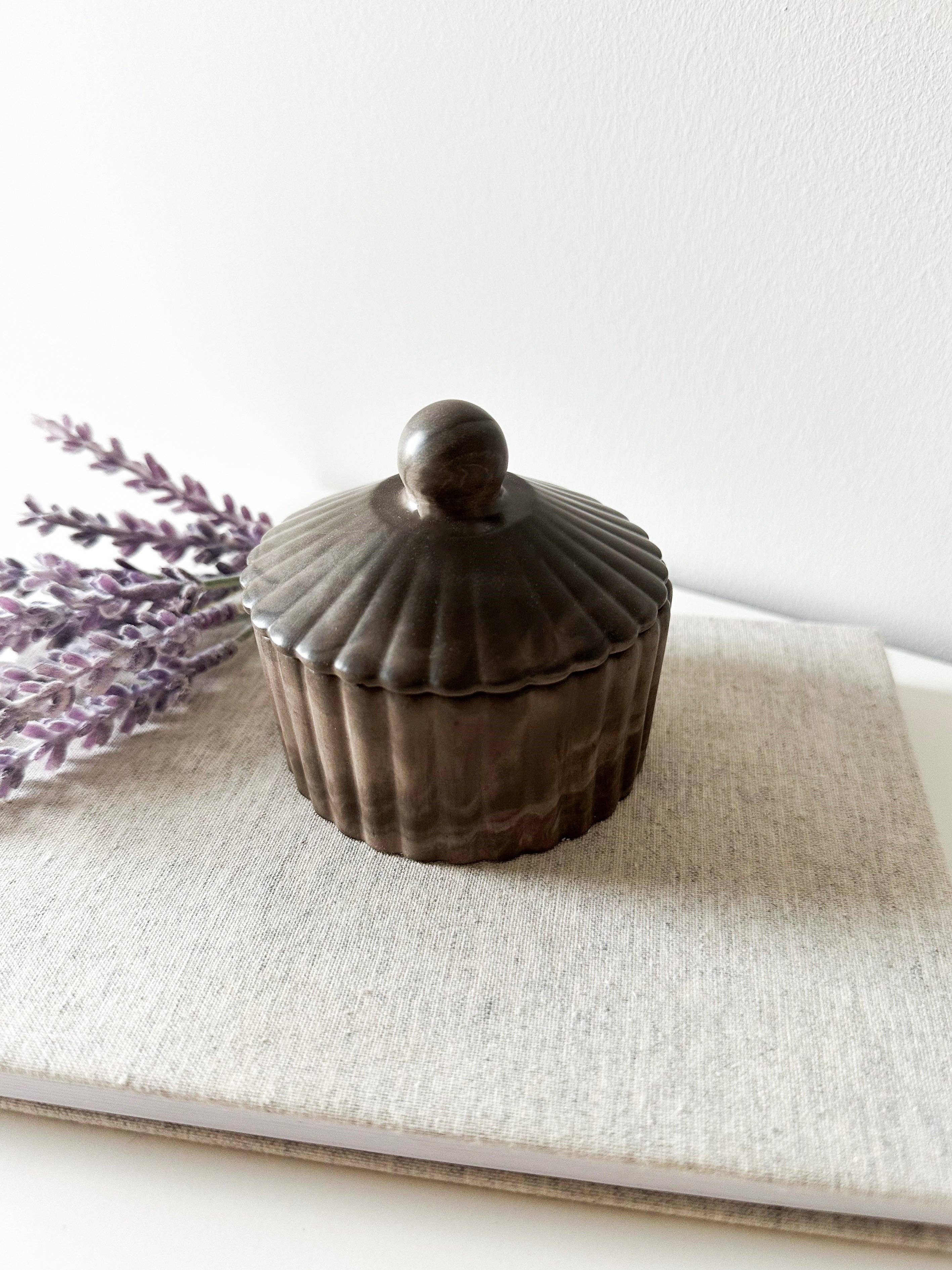 Fluted Pinch Bowl with Lid